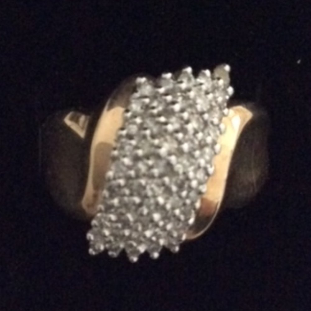 🌟HOST PICK 🌟 NWT STUNNING 14k GOLD & GENUINE DIAMOND CLUSTER RING MSRP 1,700